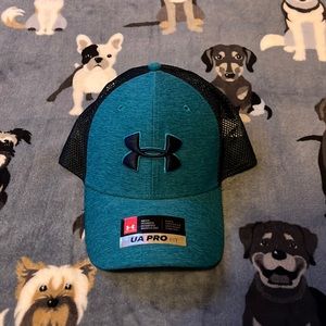 Under armor hat never been worn size UA PRO fit
